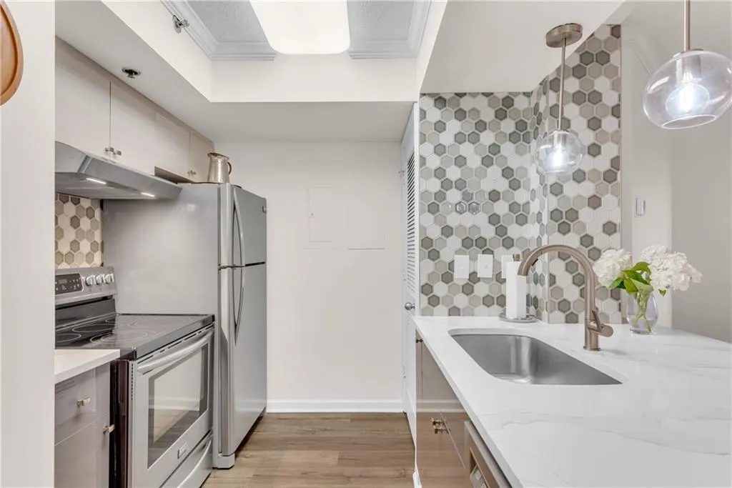 795 Hammond Drive Unit 1402, Atlanta, Georgia 30328, 1 Bedroom Bedrooms, ,1 BathroomBathrooms,Residential,For Sale,795 Hammond Drive Unit 1402,7727509