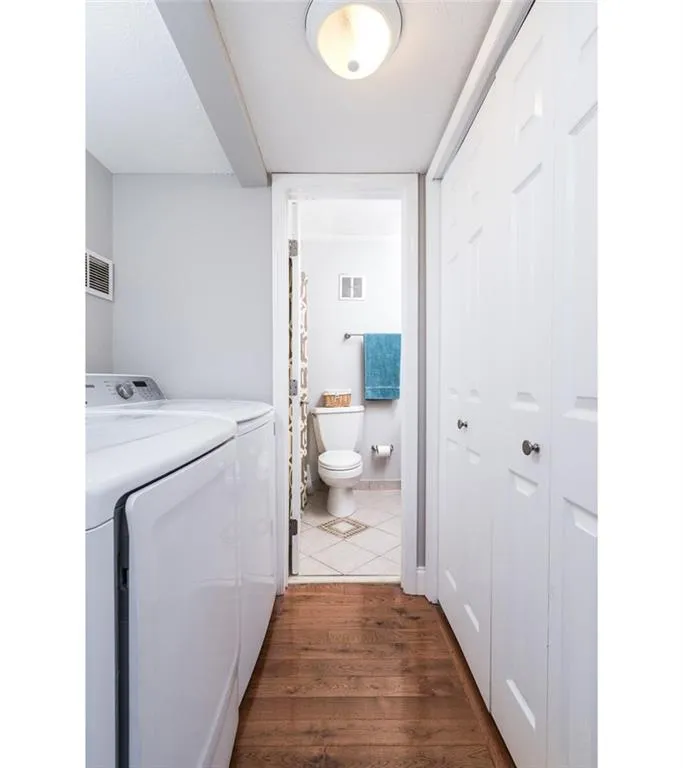 6700 Roswell Road Unit 26e, Atlanta, Georgia 30328, 2 Bedrooms Bedrooms, ,1 BathroomBathrooms,Residential,Sold,6700 Roswell Road Unit 26e,5710547