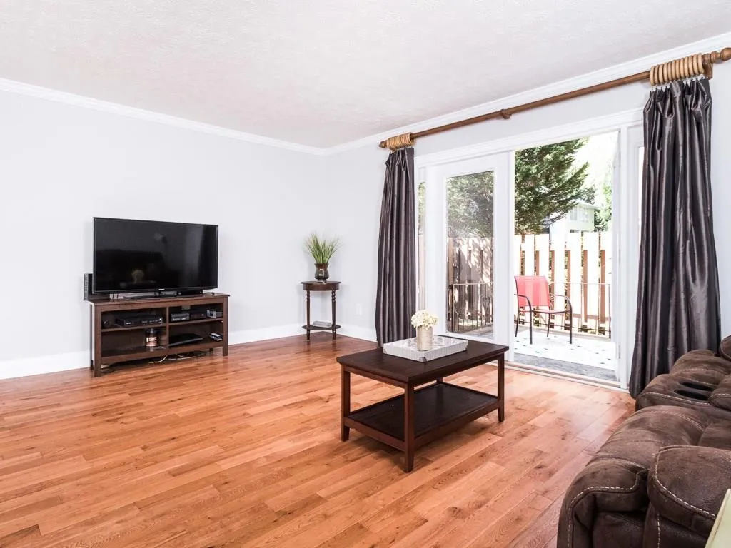 6700 Roswell Road Unit 26e, Atlanta, Georgia 30328, 2 Bedrooms Bedrooms, ,1 BathroomBathrooms,Residential,Sold,6700 Roswell Road Unit 26e,5710547