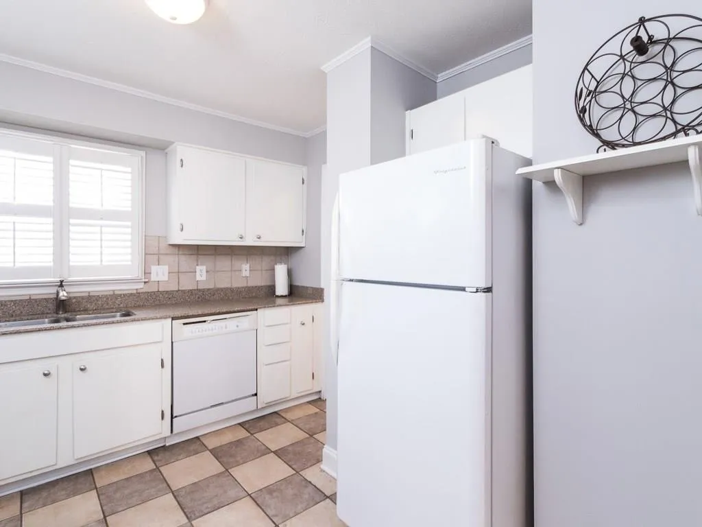 6700 Roswell Road Unit 26e, Atlanta, Georgia 30328, 2 Bedrooms Bedrooms, ,1 BathroomBathrooms,Residential,Sold,6700 Roswell Road Unit 26e,5710547