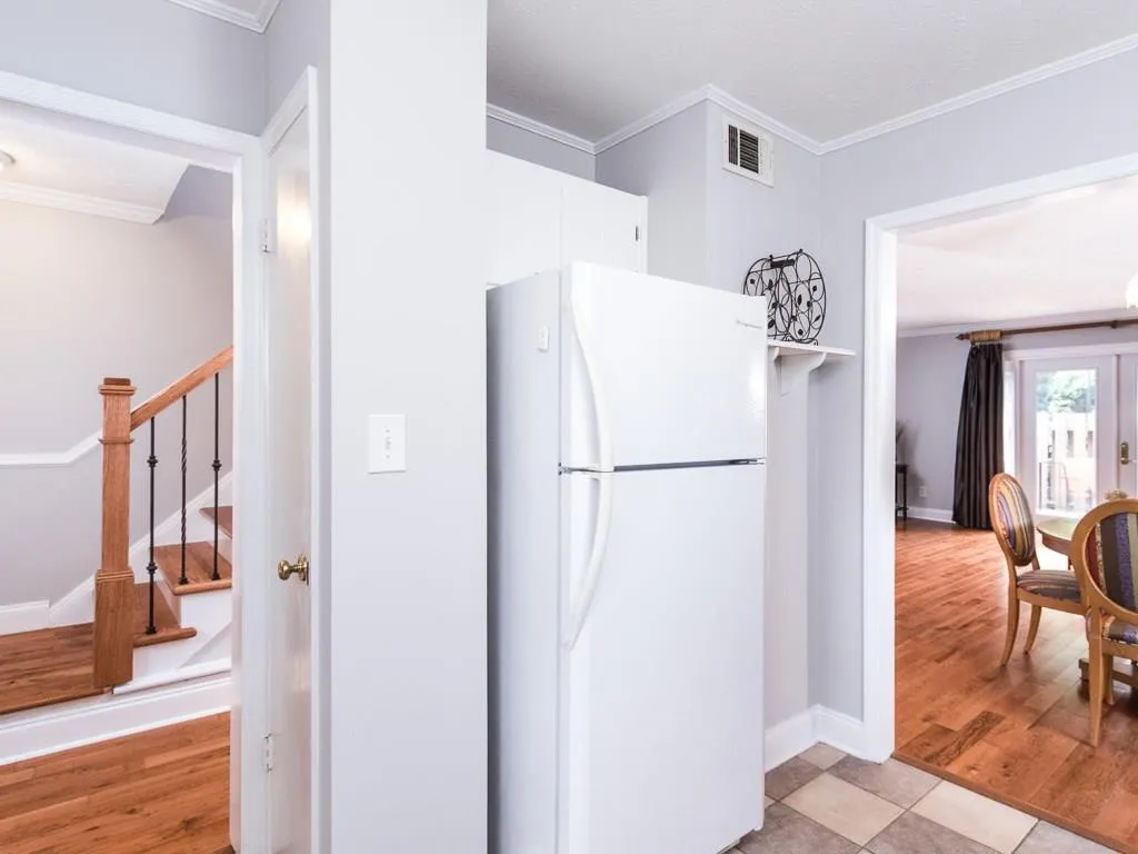 6700 Roswell Road Unit 26e, Atlanta, Georgia 30328, 2 Bedrooms Bedrooms, ,1 BathroomBathrooms,Residential,Sold,6700 Roswell Road Unit 26e,5710547