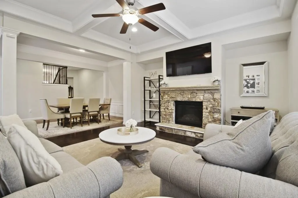 125 Barkley Lane, Atlanta, Georgia 30328, 3 Bedrooms Bedrooms, ,3 BathroomsBathrooms,Residential,Sold,125 Barkley Lane,6901059