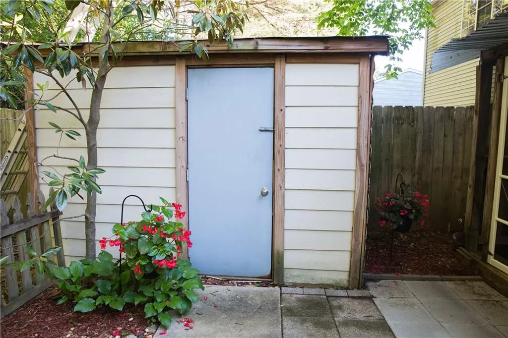 8827 Applegate Lane, Sandy Springs, Georgia 30350, 3 Bedrooms Bedrooms, ,2 BathroomsBathrooms,Residential,Sold,8827 Applegate Lane,5850644