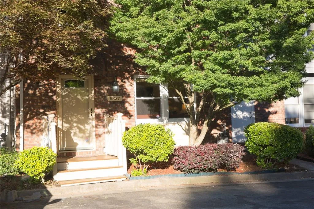 8827 Applegate Lane, Sandy Springs, Georgia 30350, 3 Bedrooms Bedrooms, ,2 BathroomsBathrooms,Residential,Sold,8827 Applegate Lane,5850644