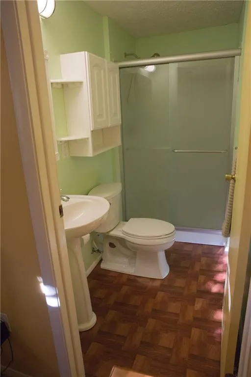 8827 Applegate Lane, Sandy Springs, Georgia 30350, 3 Bedrooms Bedrooms, ,2 BathroomsBathrooms,Residential,Sold,8827 Applegate Lane,5850644