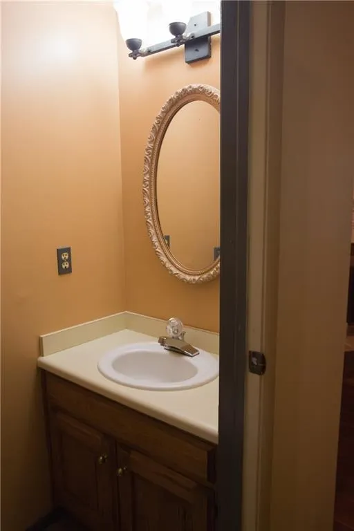 8827 Applegate Lane, Sandy Springs, Georgia 30350, 3 Bedrooms Bedrooms, ,2 BathroomsBathrooms,Residential,Sold,8827 Applegate Lane,5850644