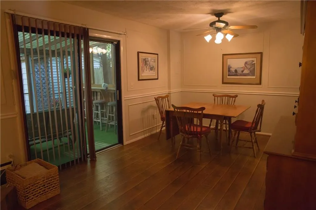 8827 Applegate Lane, Sandy Springs, Georgia 30350, 3 Bedrooms Bedrooms, ,2 BathroomsBathrooms,Residential,Sold,8827 Applegate Lane,5850644