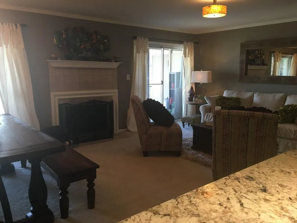 5400 Roswell Road Unit L1, Atlanta, Georgia 30342, 2 Bedrooms Bedrooms, ,2 BathroomsBathrooms,Residential,Sold,5400 Roswell Road Unit L1,5957658