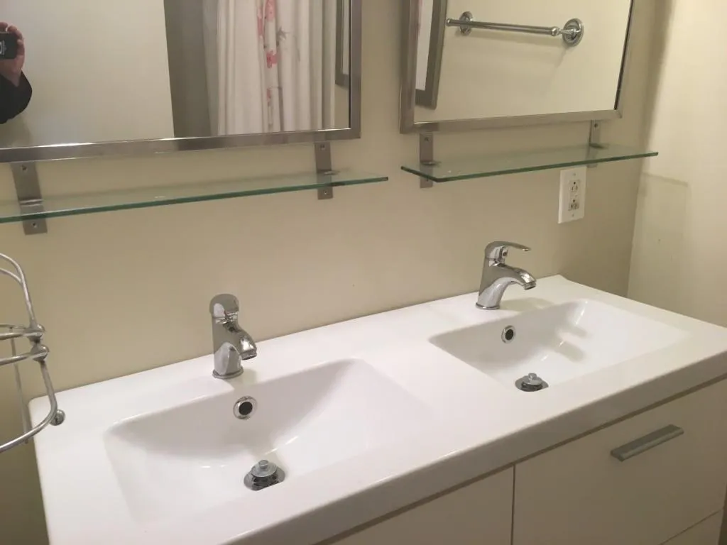 5400 Roswell Road Unit L1, Atlanta, Georgia 30342, 2 Bedrooms Bedrooms, ,2 BathroomsBathrooms,Residential,Sold,5400 Roswell Road Unit L1,5957658