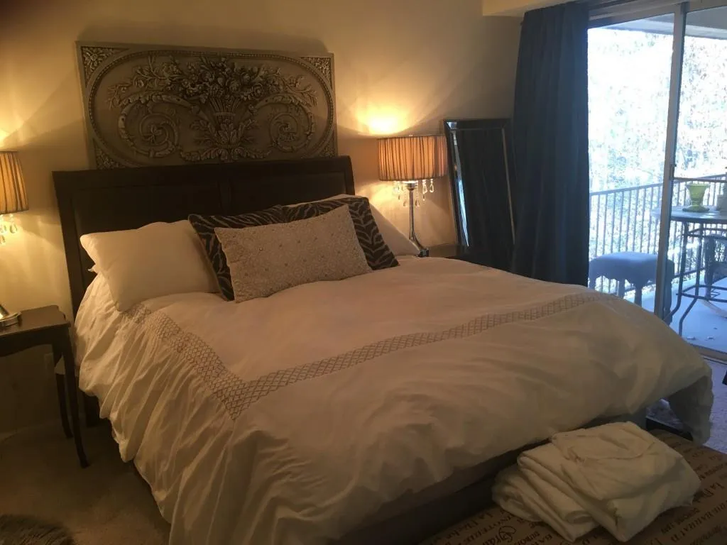 5400 Roswell Road Unit L1, Atlanta, Georgia 30342, 2 Bedrooms Bedrooms, ,2 BathroomsBathrooms,Residential,Sold,5400 Roswell Road Unit L1,5957658