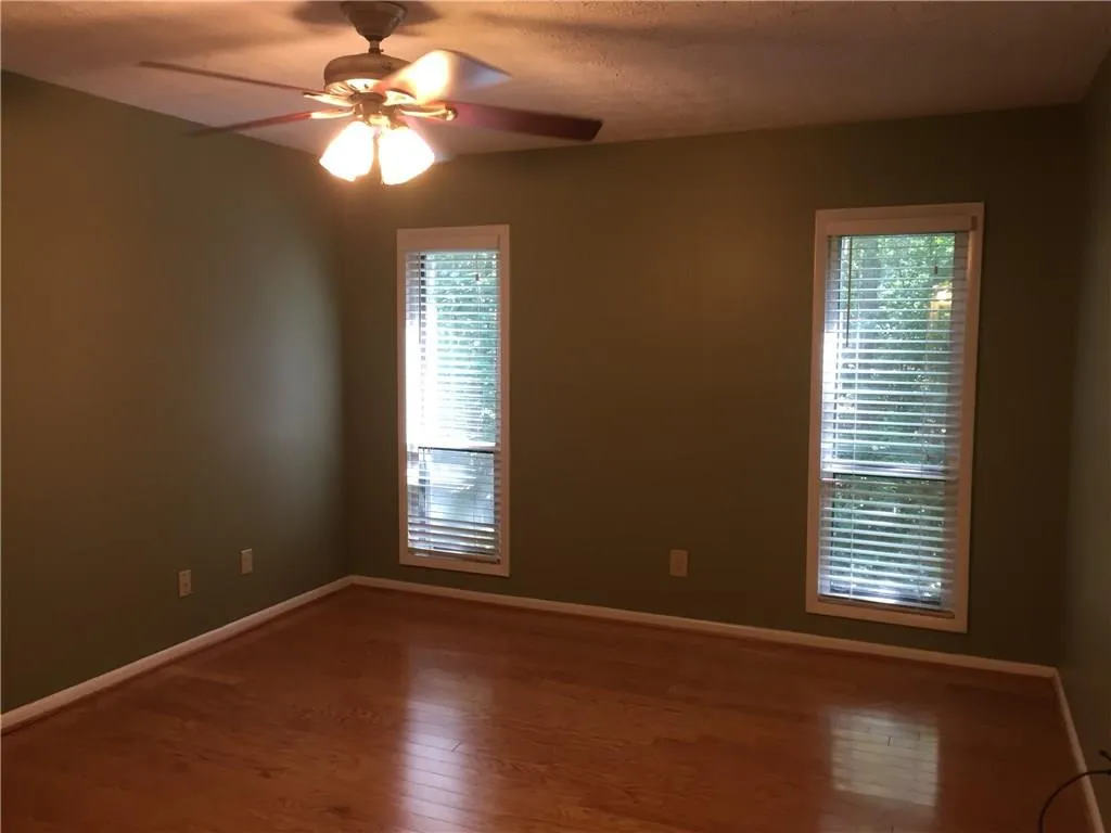 5147 Roswell Road Unit 4, Atlanta, Georgia 30342, 2 Bedrooms Bedrooms, ,1 BathroomBathrooms,Residential,Sold,5147 Roswell Road Unit 4,5741793