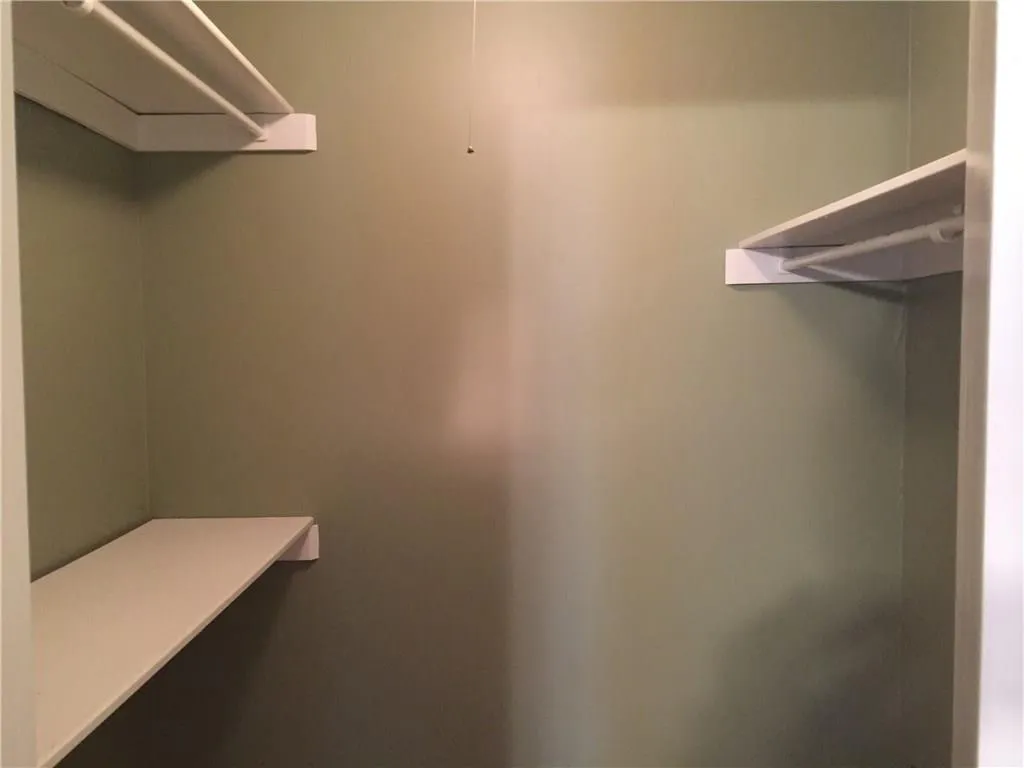 5147 Roswell Road Unit 4, Atlanta, Georgia 30342, 2 Bedrooms Bedrooms, ,1 BathroomBathrooms,Residential,Sold,5147 Roswell Road Unit 4,5741793