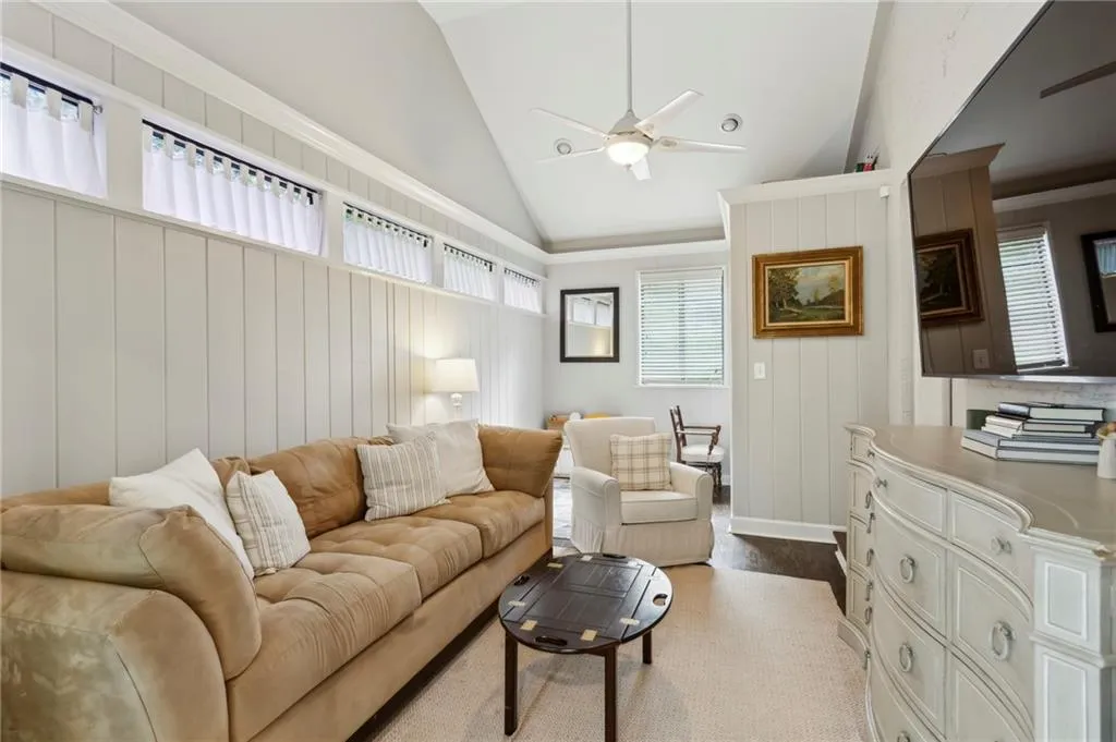 688 Forrest Trail Nw, Atlanta, Georgia 30318, 3 Bedrooms Bedrooms, ,2 BathroomsBathrooms,Residential,For Sale,688 Forrest Trail Nw,7625257