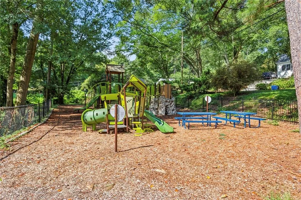 688 Forrest Trail Nw, Atlanta, Georgia 30318, 3 Bedrooms Bedrooms, ,2 BathroomsBathrooms,Residential,For Sale,688 Forrest Trail Nw,7625257