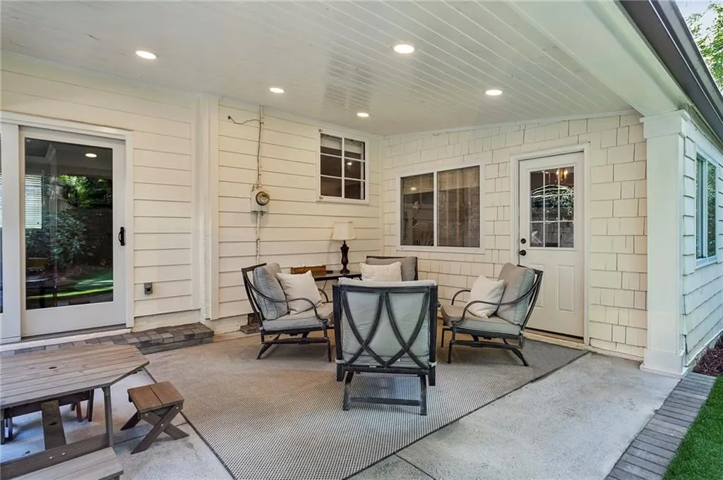 688 Forrest Trail Nw, Atlanta, Georgia 30318, 3 Bedrooms Bedrooms, ,2 BathroomsBathrooms,Residential,For Sale,688 Forrest Trail Nw,7625257