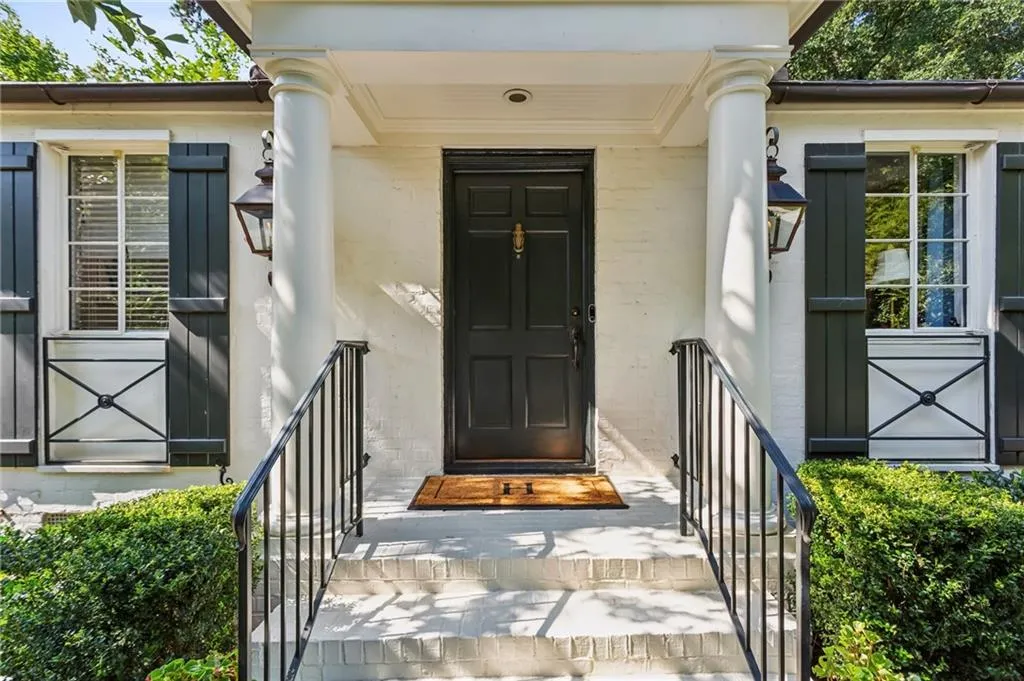 688 Forrest Trail Nw, Atlanta, Georgia 30318, 3 Bedrooms Bedrooms, ,2 BathroomsBathrooms,Residential,For Sale,688 Forrest Trail Nw,7625257