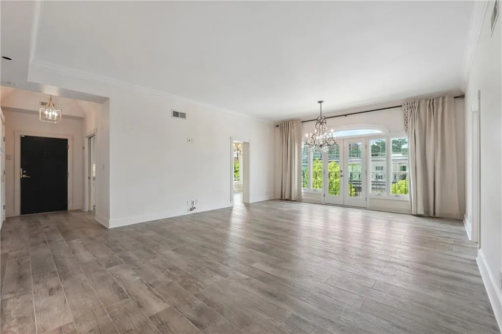 3636 Peachtree Road Ne Unit 405, Atlanta, Georgia 30319, 1 Bedroom Bedrooms, ,1 BathroomBathrooms,Residential,For Sale,3636 Peachtree Road Ne Unit 405,7538410