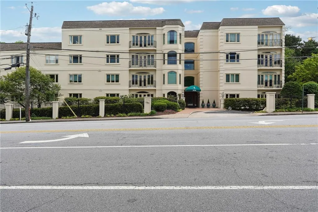 3636 Peachtree Road Ne Unit 405, Atlanta, Georgia 30319, 1 Bedroom Bedrooms, ,1 BathroomBathrooms,Residential,For Sale,3636 Peachtree Road Ne Unit 405,7538410