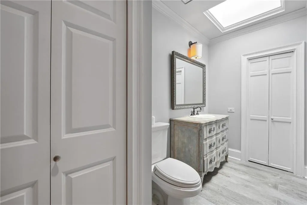 3636 Peachtree Road Ne Unit 405, Atlanta, Georgia 30319, 1 Bedroom Bedrooms, ,1 BathroomBathrooms,Residential,For Sale,3636 Peachtree Road Ne Unit 405,7538410