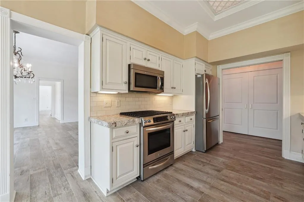3636 Peachtree Road Ne Unit 405, Atlanta, Georgia 30319, 1 Bedroom Bedrooms, ,1 BathroomBathrooms,Residential,For Sale,3636 Peachtree Road Ne Unit 405,7538410