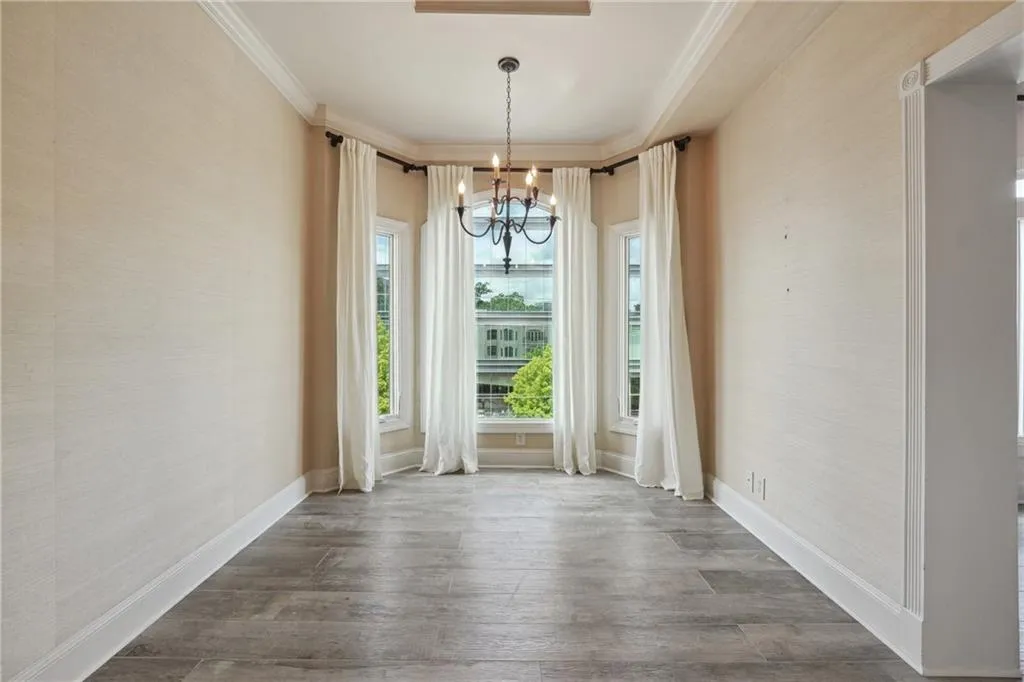3636 Peachtree Road Ne Unit 405, Atlanta, Georgia 30319, 1 Bedroom Bedrooms, ,1 BathroomBathrooms,Residential,For Sale,3636 Peachtree Road Ne Unit 405,7538410