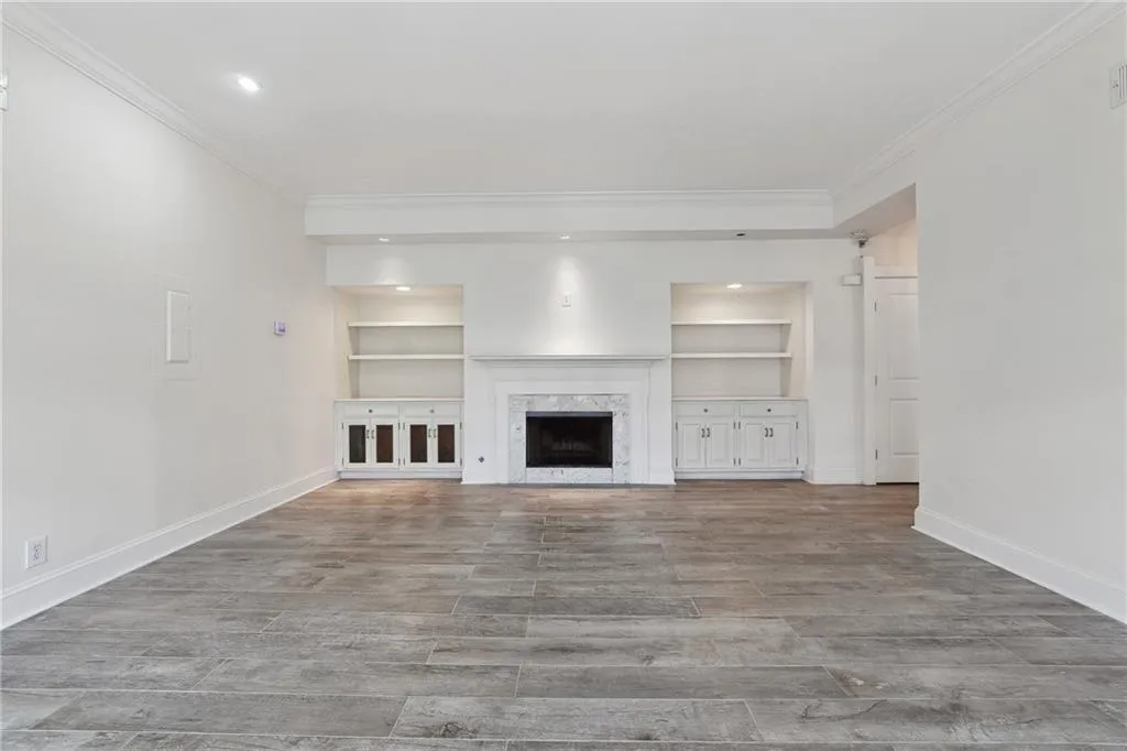 3636 Peachtree Road Ne Unit 405, Atlanta, Georgia 30319, 1 Bedroom Bedrooms, ,1 BathroomBathrooms,Residential,For Sale,3636 Peachtree Road Ne Unit 405,7538410