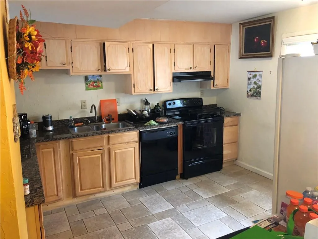 145 Northwood Drive Unit P-3, Atlanta, Georgia 30342, 4 Bedrooms Bedrooms, ,3 BathroomsBathrooms,Residential,Sold,145 Northwood Drive Unit P-3,6521905