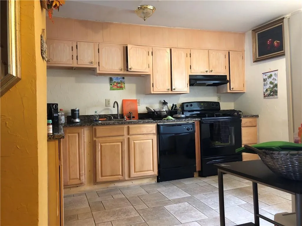 145 Northwood Drive Unit P-3, Atlanta, Georgia 30342, 4 Bedrooms Bedrooms, ,3 BathroomsBathrooms,Residential,Sold,145 Northwood Drive Unit P-3,6521905