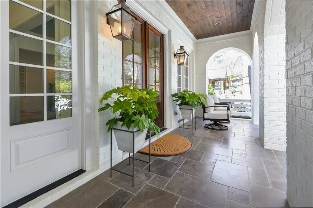 4666 E Conway Drive Nw, Sandy Springs, Georgia 30327, 6 Bedrooms Bedrooms, ,6 BathroomsBathrooms,Residential,Sold,4666 E Conway Drive Nw,6843257