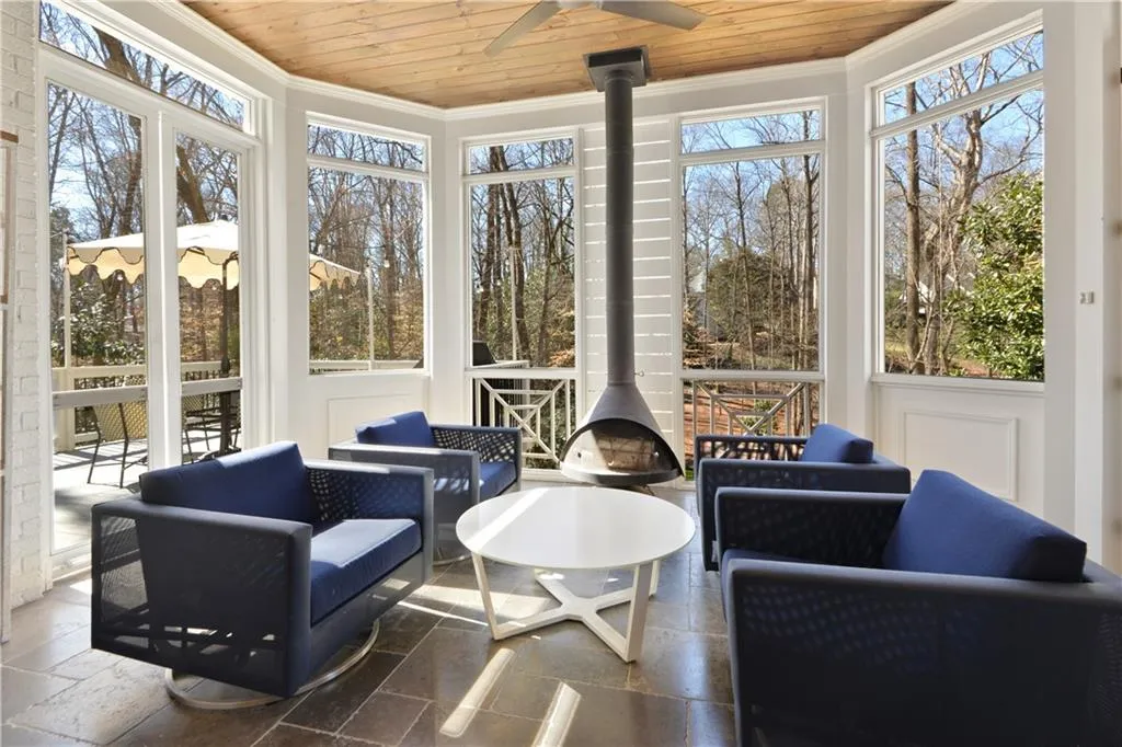 4666 E Conway Drive Nw, Sandy Springs, Georgia 30327, 6 Bedrooms Bedrooms, ,6 BathroomsBathrooms,Residential,Sold,4666 E Conway Drive Nw,6843257