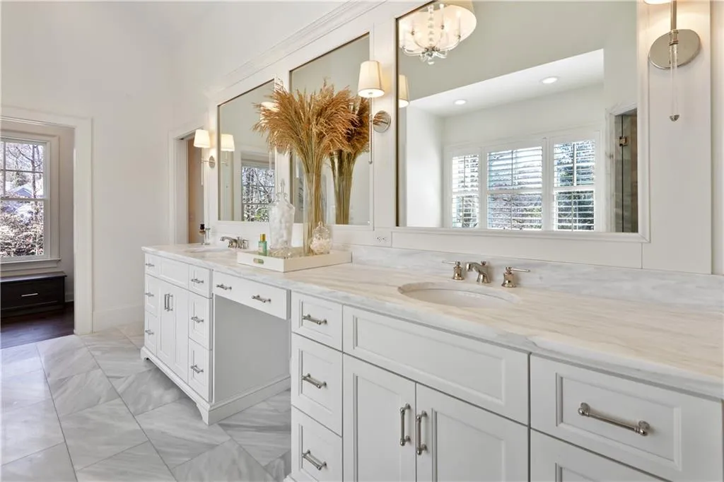 4666 E Conway Drive Nw, Sandy Springs, Georgia 30327, 6 Bedrooms Bedrooms, ,6 BathroomsBathrooms,Residential,Sold,4666 E Conway Drive Nw,6843257