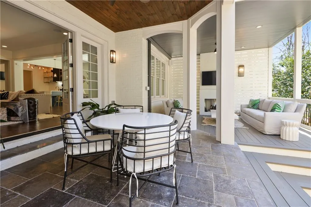 4666 E Conway Drive Nw, Sandy Springs, Georgia 30327, 6 Bedrooms Bedrooms, ,6 BathroomsBathrooms,Residential,Sold,4666 E Conway Drive Nw,6843257