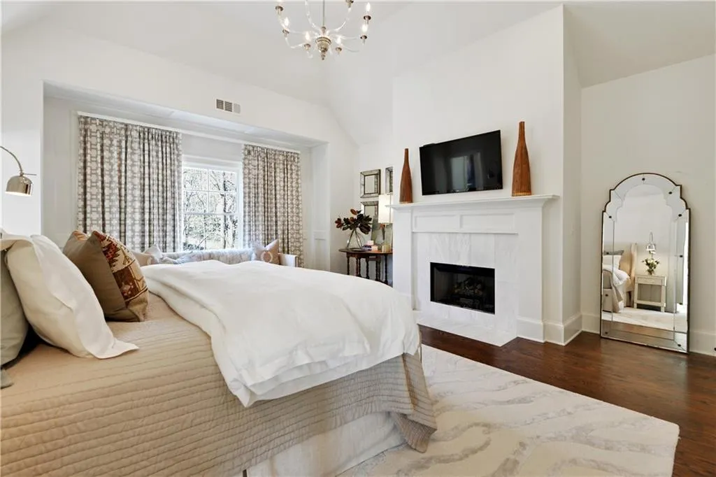 4666 E Conway Drive Nw, Sandy Springs, Georgia 30327, 6 Bedrooms Bedrooms, ,6 BathroomsBathrooms,Residential,Sold,4666 E Conway Drive Nw,6843257