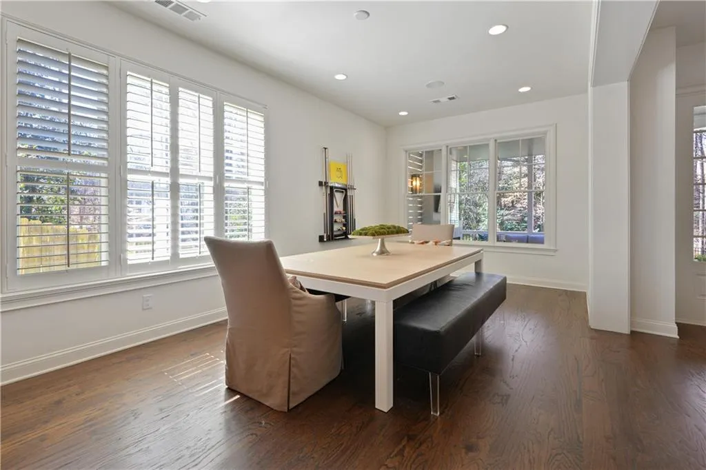 4666 E Conway Drive Nw, Sandy Springs, Georgia 30327, 6 Bedrooms Bedrooms, ,6 BathroomsBathrooms,Residential,Sold,4666 E Conway Drive Nw,6843257