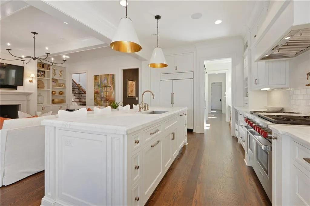 4666 E Conway Drive Nw, Sandy Springs, Georgia 30327, 6 Bedrooms Bedrooms, ,6 BathroomsBathrooms,Residential,Sold,4666 E Conway Drive Nw,6843257