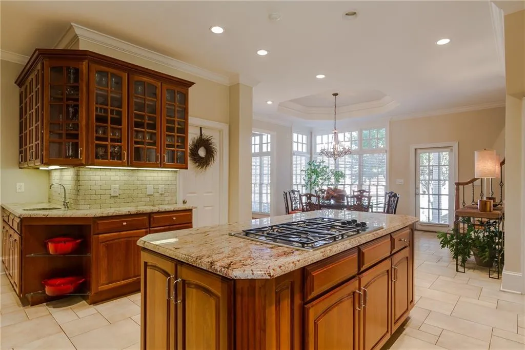 5695 Long Island Drive Nw, Atlanta, Georgia 30327, 6 Bedrooms Bedrooms, ,6 BathroomsBathrooms,Residential,Sold,5695 Long Island Drive Nw,5774628