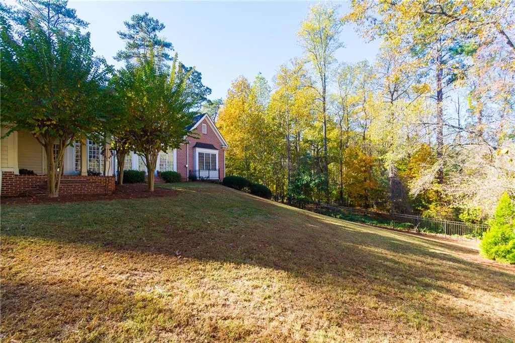 5695 Long Island Drive Nw, Atlanta, Georgia 30327, 6 Bedrooms Bedrooms, ,6 BathroomsBathrooms,Residential,Sold,5695 Long Island Drive Nw,5774628