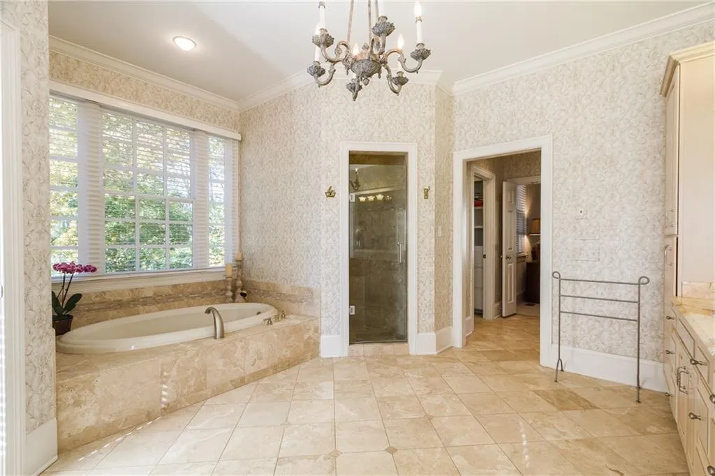 5695 Long Island Drive Nw, Atlanta, Georgia 30327, 6 Bedrooms Bedrooms, ,6 BathroomsBathrooms,Residential,Sold,5695 Long Island Drive Nw,5774628