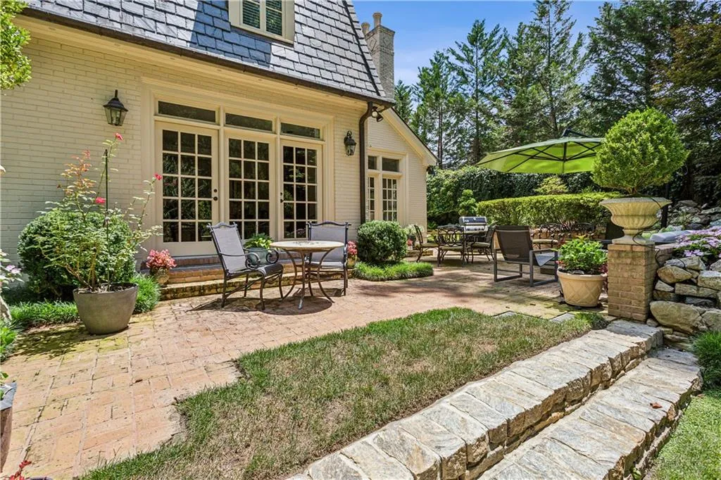 3302 W Andrews Drive Nw, Atlanta, Georgia 30305, 6 Bedrooms Bedrooms, ,4 BathroomsBathrooms,Residential,For Sale,3302 W Andrews Drive Nw,7627365