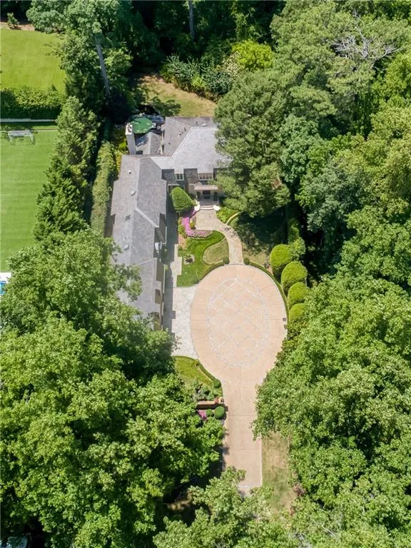 3302 W Andrews Drive Nw, Atlanta, Georgia 30305, 6 Bedrooms Bedrooms, ,4 BathroomsBathrooms,Residential,For Sale,3302 W Andrews Drive Nw,7627365