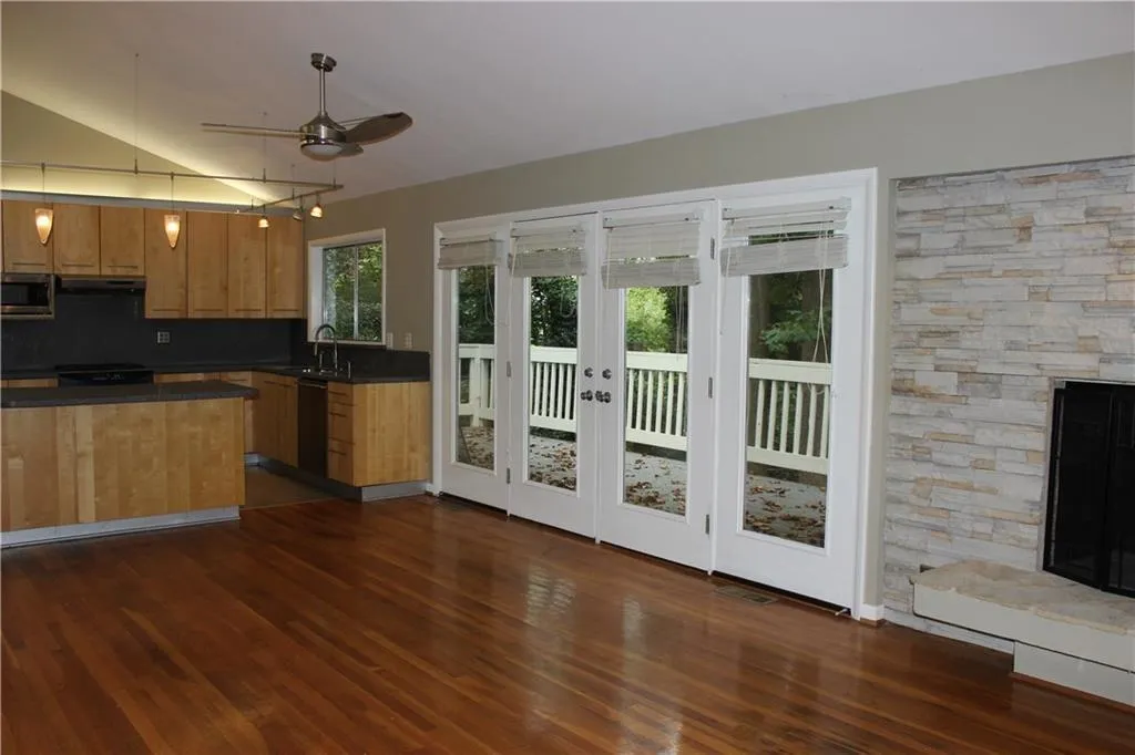 635 Glenforest Road, Sandy Springs, Georgia 30328, 5 Bedrooms Bedrooms, ,3 BathroomsBathrooms,Residential,Sold,635 Glenforest Road,6611171