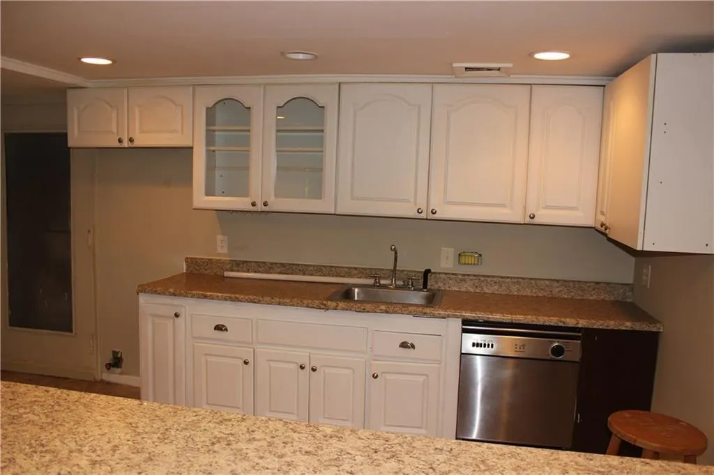 635 Glenforest Road, Sandy Springs, Georgia 30328, 5 Bedrooms Bedrooms, ,3 BathroomsBathrooms,Residential,Sold,635 Glenforest Road,6611171