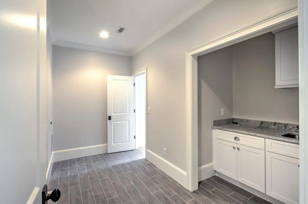 415 Elden Drive, Sandy Springs, Georgia 30342, 6 Bedrooms Bedrooms, ,5 BathroomsBathrooms,Residential,Sold,415 Elden Drive,5742423