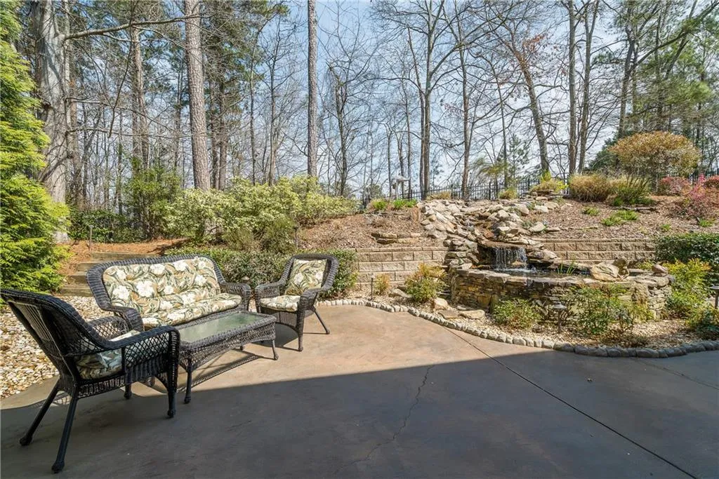 7882 Stratford Lane, Sandy Springs, Georgia 30350, 5 Bedrooms Bedrooms, ,5 BathroomsBathrooms,Residential,Sold,7882 Stratford Lane,5958011