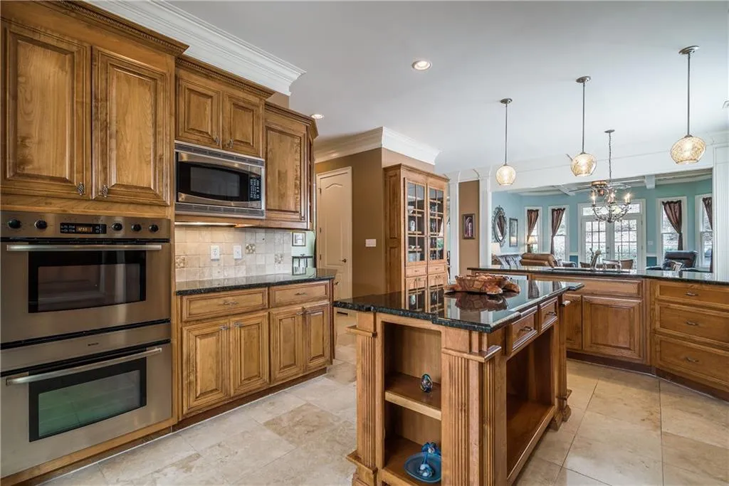 7882 Stratford Lane, Sandy Springs, Georgia 30350, 5 Bedrooms Bedrooms, ,5 BathroomsBathrooms,Residential,Sold,7882 Stratford Lane,5958011