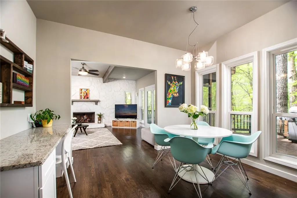 220 Wessex Court, Atlanta, Georgia 30328, 4 Bedrooms Bedrooms, ,2 BathroomsBathrooms,Residential,Sold,220 Wessex Court,6537568