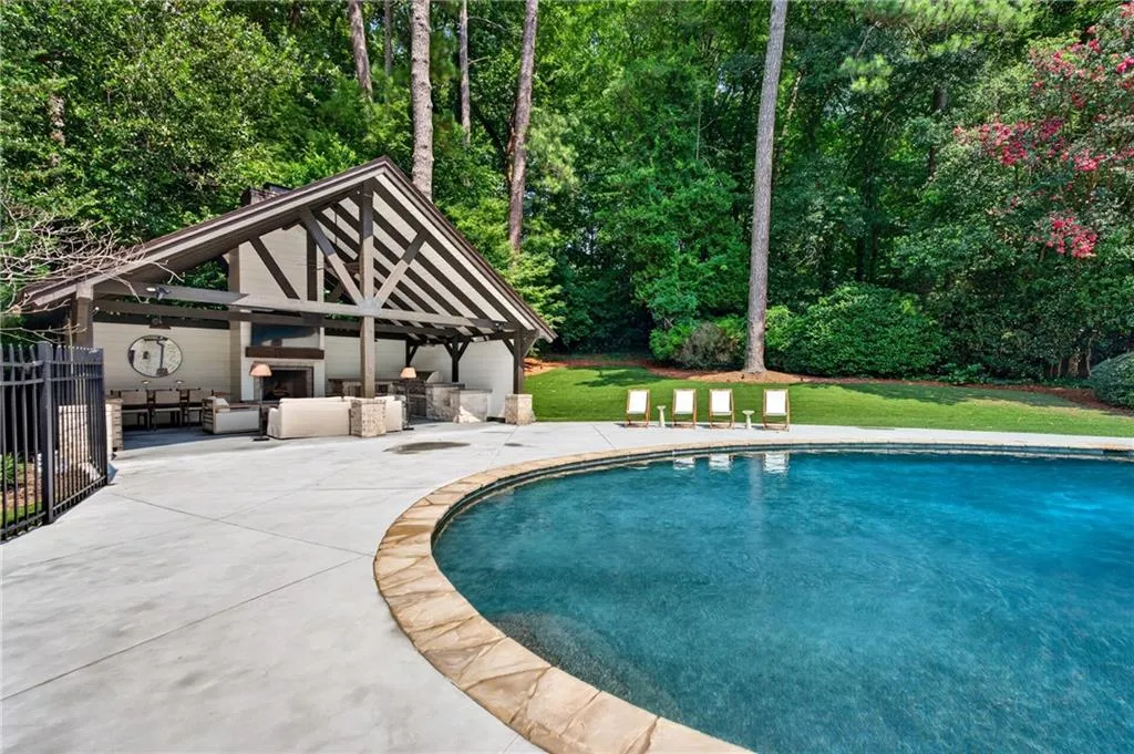 Walkout pool and outdoor entertaining area