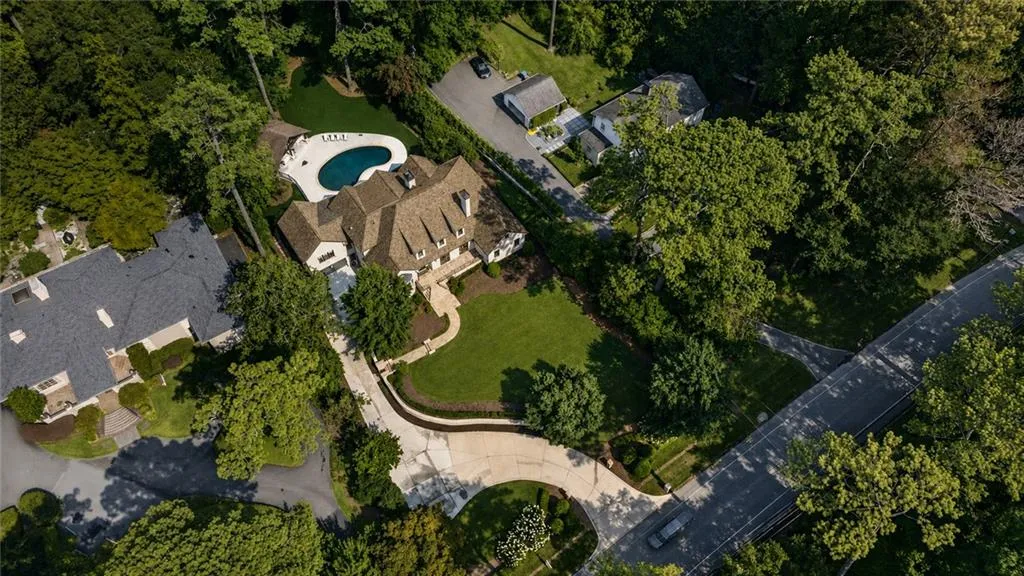 3659 Northside Drive Nw, Atlanta, Georgia 30305, 5 Bedrooms Bedrooms, 0 ,6 BathroomsBathrooms,Residential,For Sale,3659 Northside Drive Nw,7810605