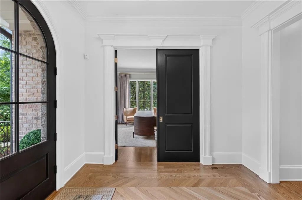 3659 Northside Drive Nw, Atlanta, Georgia 30305, 5 Bedrooms Bedrooms, 0 ,6 BathroomsBathrooms,Residential,For Sale,3659 Northside Drive Nw,7810605