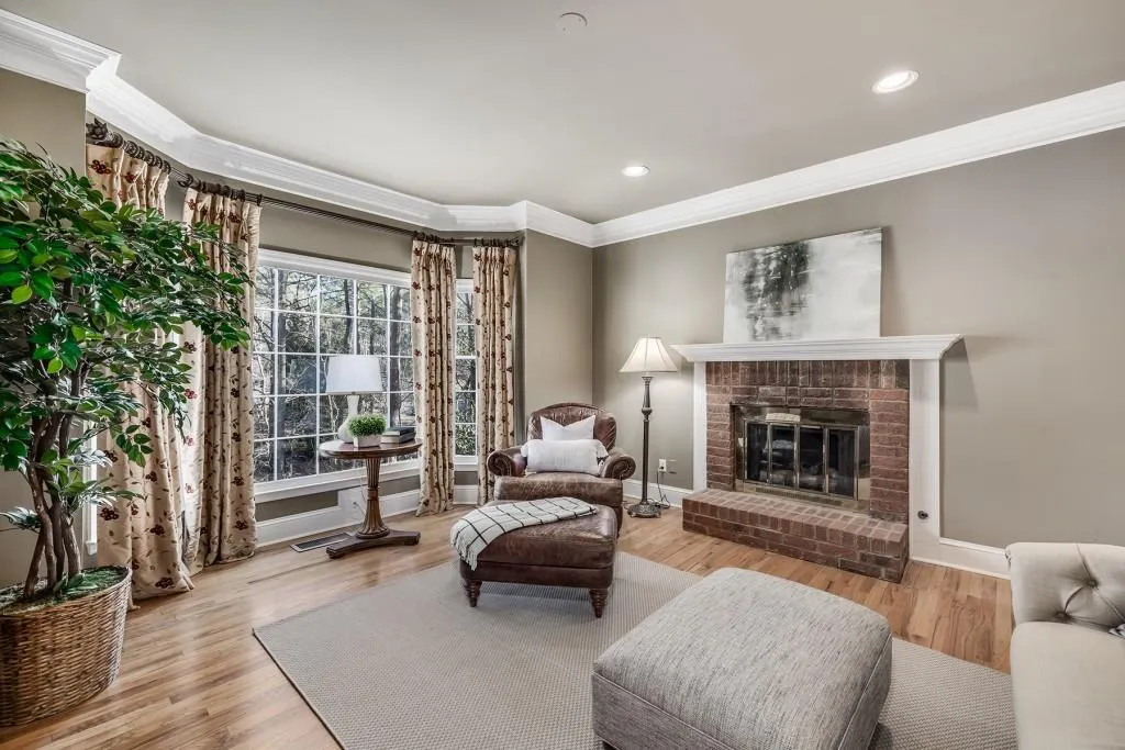 895 Waddington Court, Sandy Springs, Georgia 30350, 4 Bedrooms Bedrooms, ,4 BathroomsBathrooms,Residential,Sold,895 Waddington Court,6989056